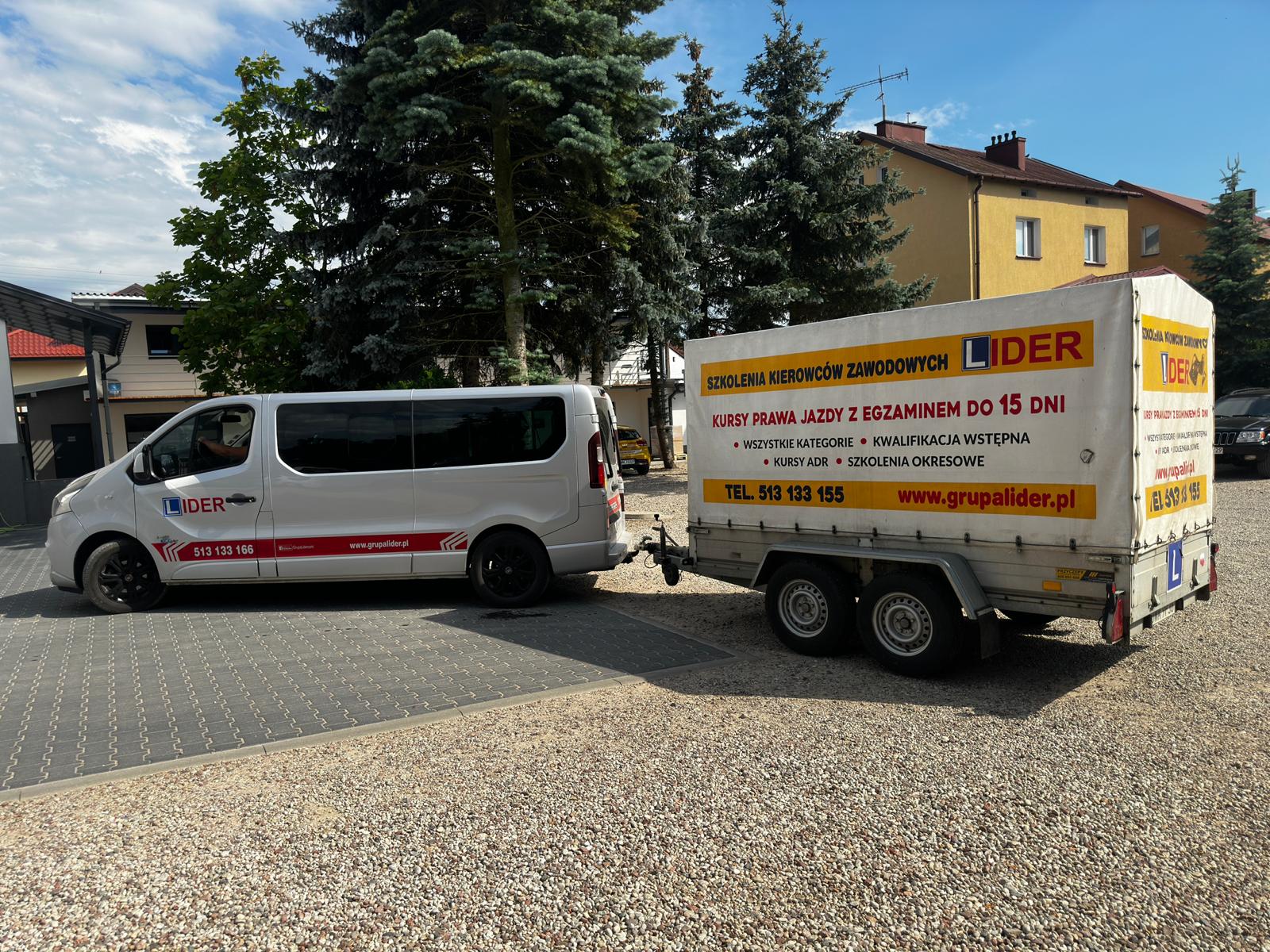 Auto z przyczepą kursu kat. B+E
